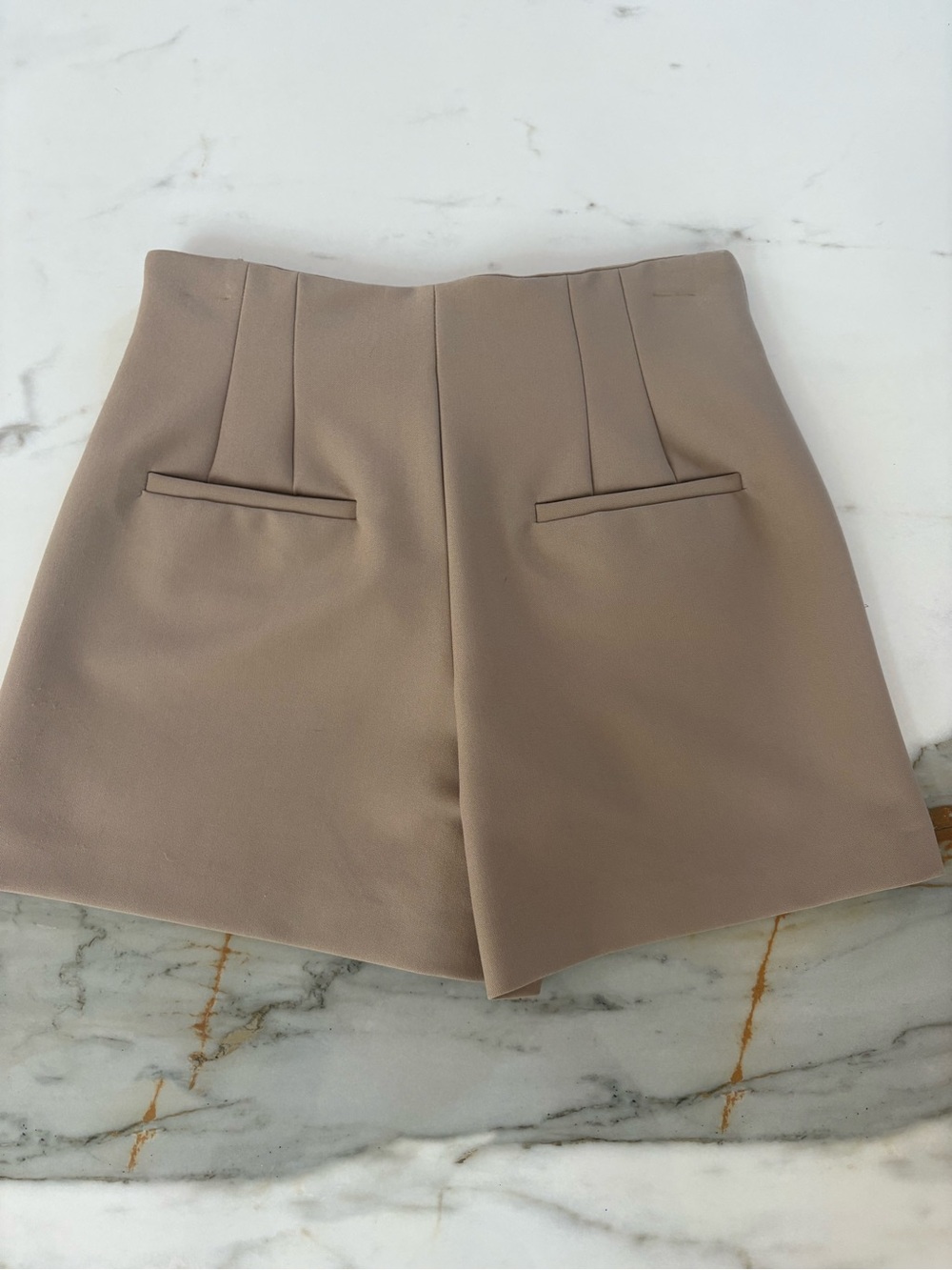 Zara High-Waist Pleated Shorts - Size S - Picture 4 of 4